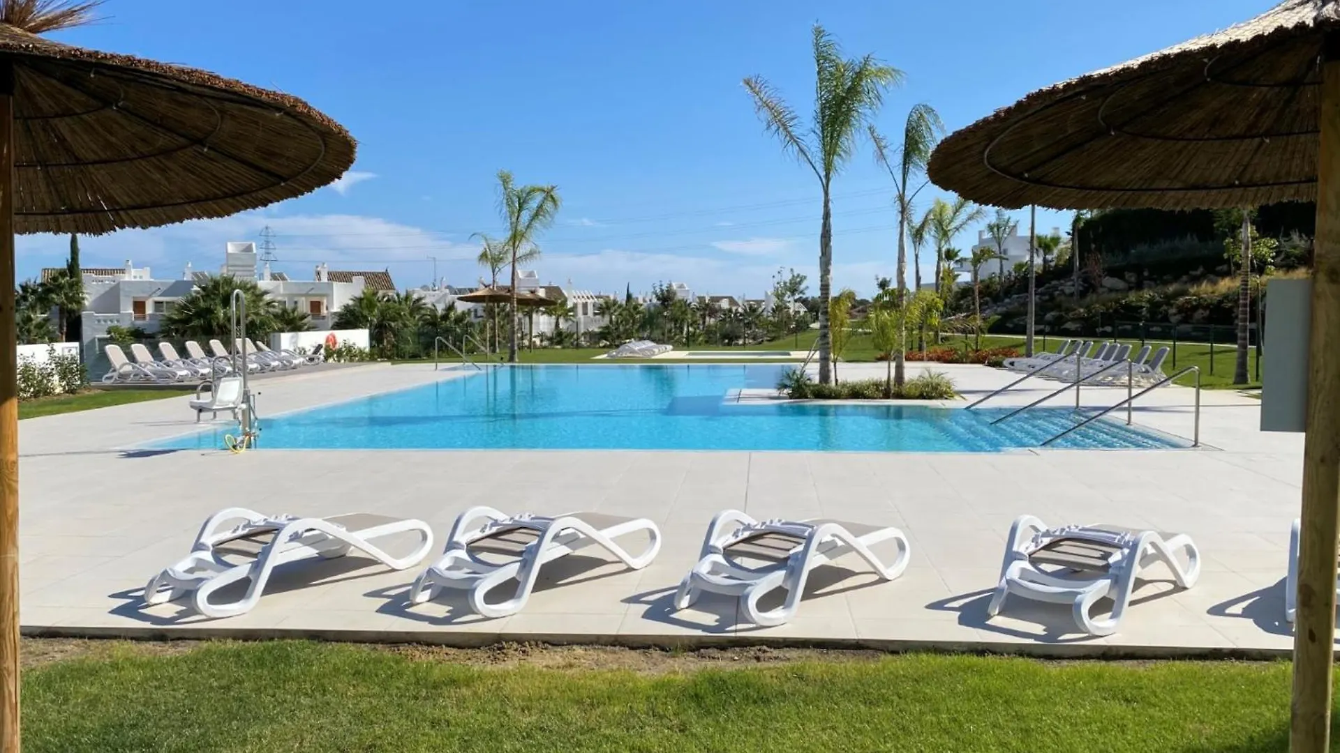 Al-512 - Alcazaba Lagoon Estepona 0*,  Spagna